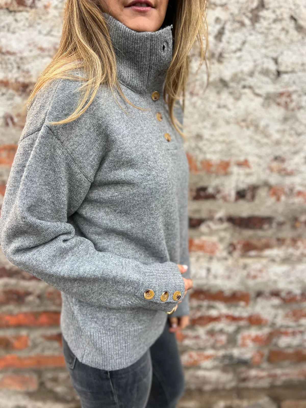 2025 CLEARANCE SALE🔥 Women's High Neck Special Button Designer Sweatshirt